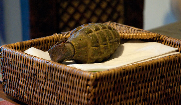 30 Times Thrift Store Workers And Clients Were So Stunned By Interesting Finds, They Just Had To Share Them Online - 6