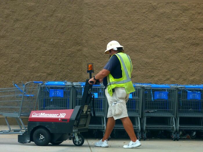 19 Of The Worst Things Walmart Employees Have Ever Witnessed, As Shared In This Online Group