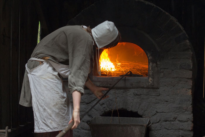 Management Hopes To Con A 14-Year-Old Into Working A Few Weeks More, Guy Maliciously Complies And Outsmarts Him - 1