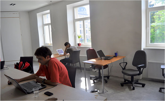 This Engineer Grew Tired Of Her Male Coworker&rsquo;s Domineering Behavior, She Started Calling Him &lsquo;Emotional&rsquo; Around The Office