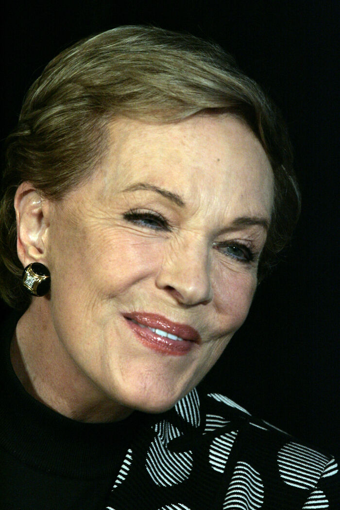 35 Unproblematic Celebrities That Everyone Seems To Like, As Pointed Out By Members Of This Online Community - 22