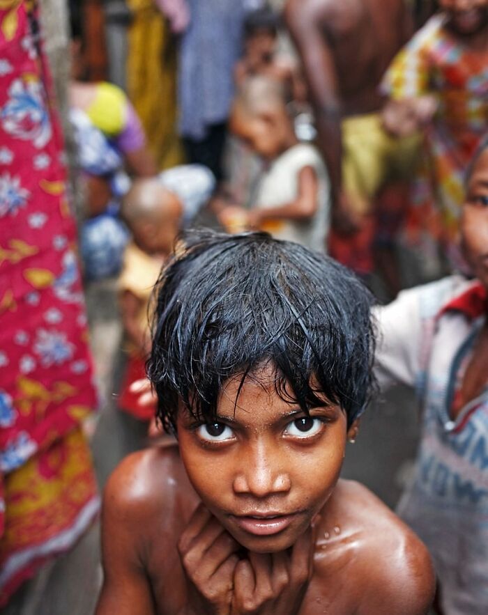 Scientist-Turned-Photographer Takes Pictures Of Ironic Everyday Moments (30 Pics)