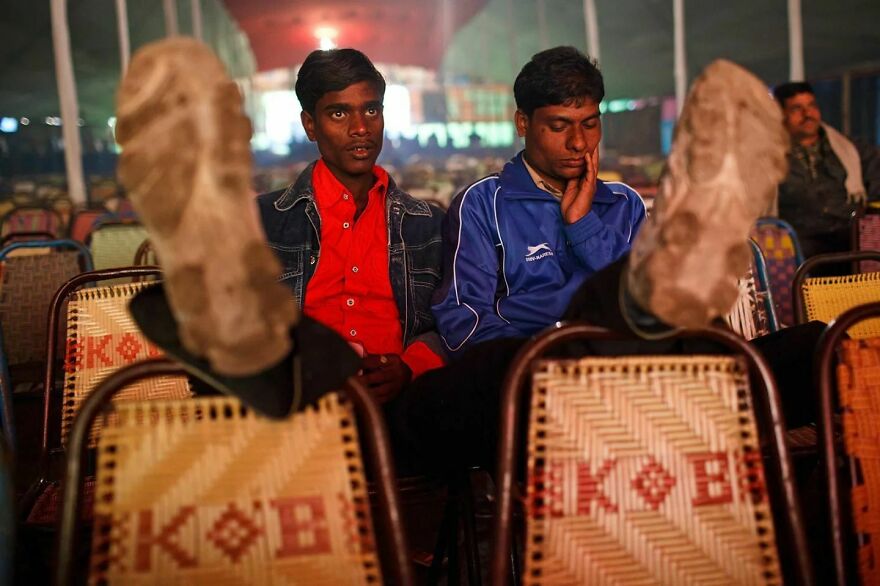 Meet Maciej Dakowicz's Breathtaking Street Photographs