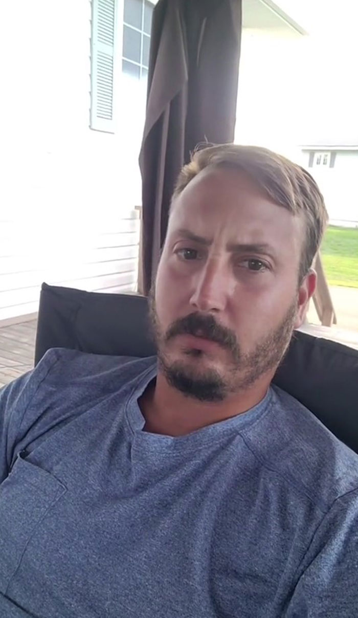 Plane Passenger Sparks Online Debates On &ldquo;Adult-Only&rdquo; Flights After Her 3-Hour Trip Gets Ruined By Crying Kid That&rsquo;s Kicking Her Chair