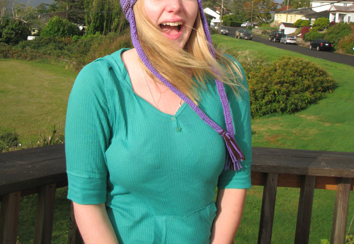 People Online Are Applauding This Woman For Laughing In Her Mom’s Friend’s Face When She Tried To Send Her To Her Room People Online Are Applauding This Woman For Laughing In Her Mom’s Friend’s Face When She Tried To Send Her To Her Room