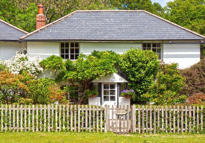 30 People Share Their Absolute Worst Homeowner Association Stories