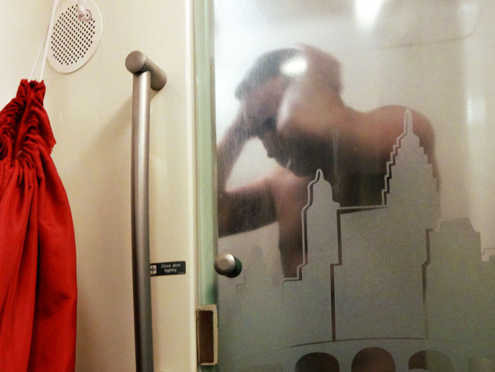 Woman Blows Up At Her Fianc&eacute; For Cheating On Her, Shows Instagram Messages Only To Realize It Was Her Own Deleted Account