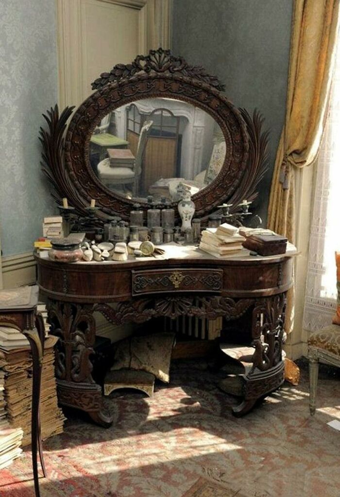 Abandoned Appartment During The Outbreak Of World War II In Paris, France