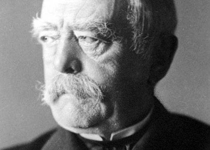 Someone Asked Historians To Share History’s Biggest ‘Middle Finger’ Moments, And 30 People Delivered