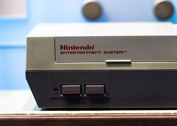 Someone Asked Historians To Share History’s Biggest ‘Middle Finger’ Moments, And 30 People Delivered