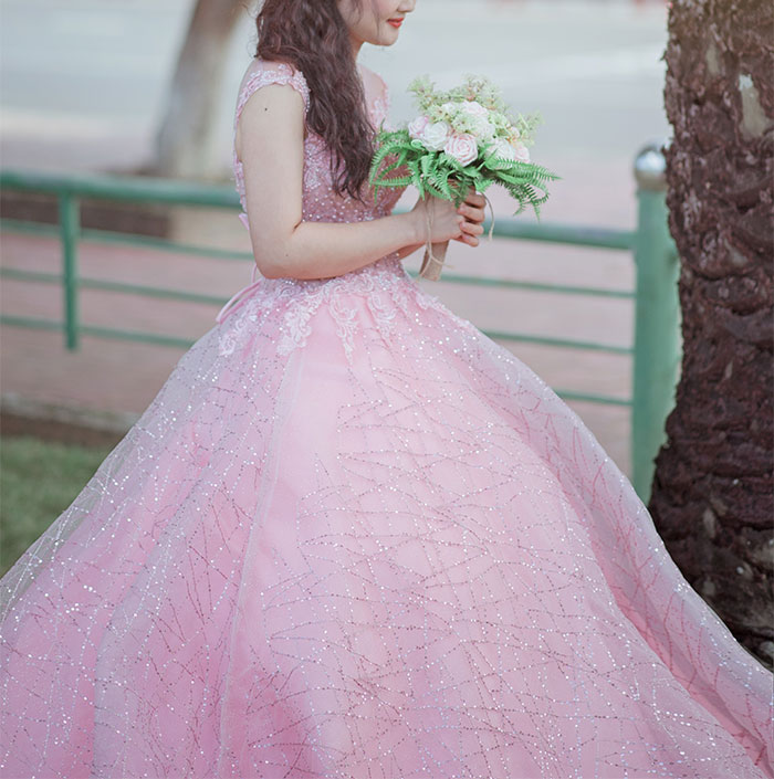 MIL Decided To Wear White To Son's Wedding, So The Bride Made Every Bridesmaid Wear White While She Wore Pink MIL Decided To Wear White To Son's Wedding, So The Bride Made Every Bridesmaid Wear White While She Wore Pink