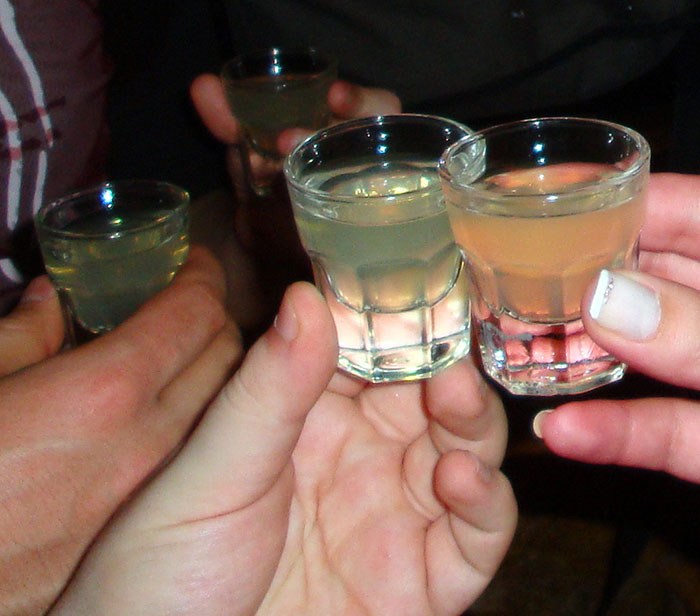 Someone Asks Cashiers To Share What Items Make Them Silently Judge People Who Buy Them, 50 Respond