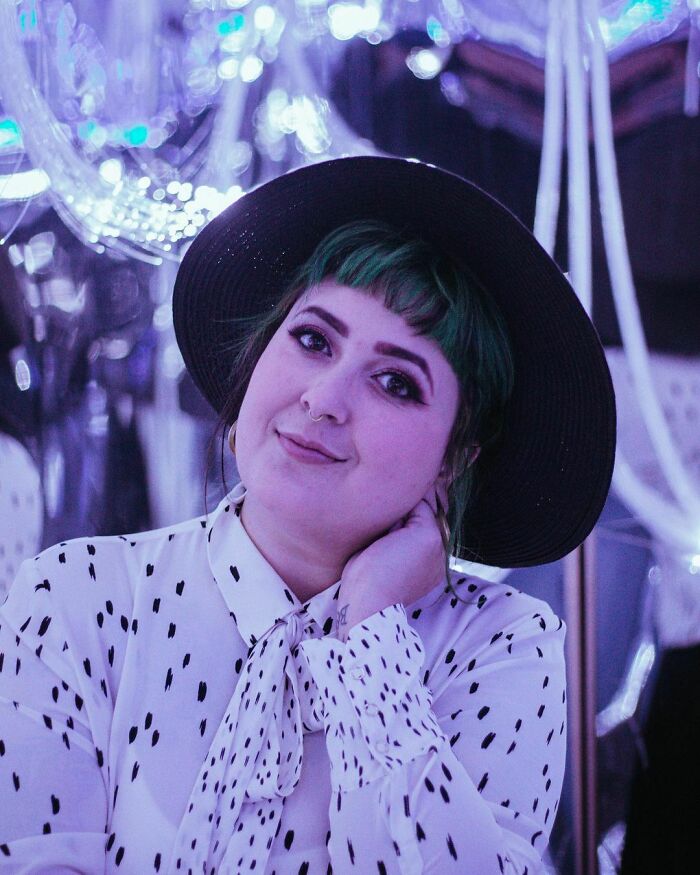 "We Are Looking For Volunteers For Our New Drive Thru": Chick-Fil-A Faces Backlash For Their Despicable Volunteer Search "We Are Looking For Volunteers For Our New Drive Thru": Chick-Fil-A Faces Backlash For Their Despicable Volunteer Search