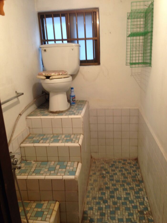 How Am I Supposed To Sell A Property With A Toilet Like This