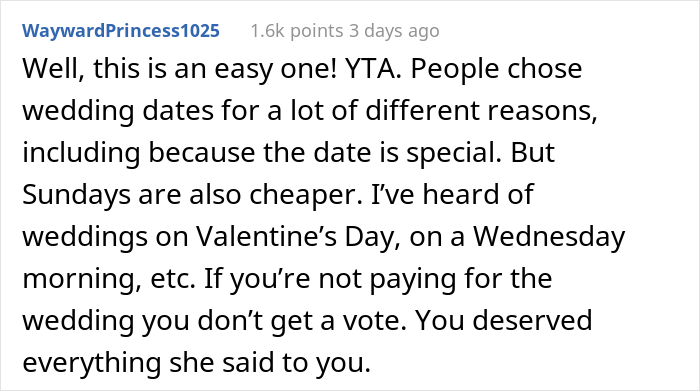 Relative Upset Their Niece Planned A Destination Wedding On A Sunday Night, Tells Her Off, And The Internet's Having None Of It Relative Upset Their Niece Planned A Destination Wedding On A Sunday Night, Tells Her Off, And The Internet's Having None Of It
