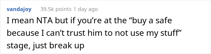 Woman Online Wonders If She’s A Jerk For Locking Her Expensive Toiletries Away From Her Boyfriend Woman Online Wonders If She’s A Jerk For Locking Her Expensive Toiletries Away From Her Boyfriend