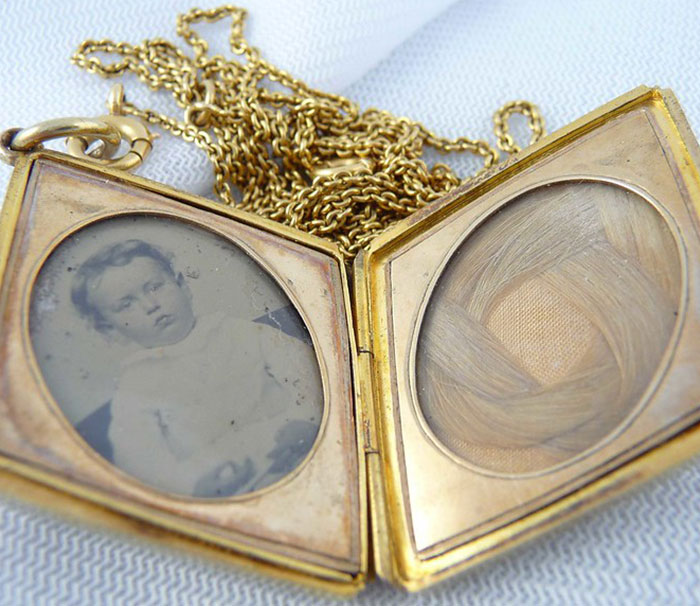 30 Brilliant Stories About The Coolest Things People Found While Using Metal Detectors