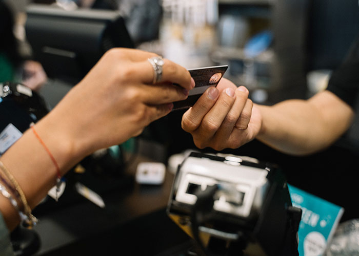 35 Passive-Aggressive Ways These Customer Service Workers Have Gotten Revenge On Rude Customers - 3