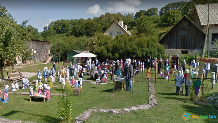 Jardín de los no-vivos. Sabile, Letonia