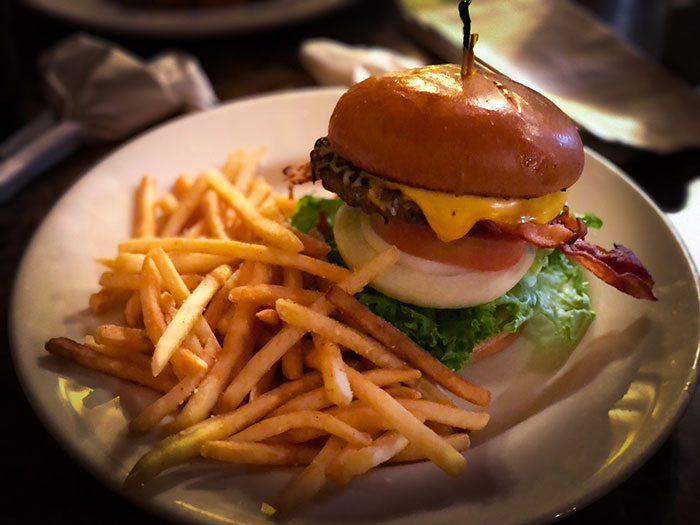 "The Toaster Is Too Complicated": Man-Child Claims Girlfriend Practically Left Him To Starve After She Went On A Trip For One Week