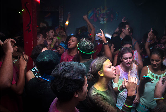 20 Casos muy extremos de padres sobreprotectores