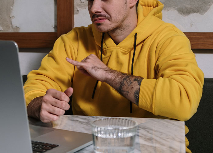 20 Casos muy extremos de padres sobreprotectores