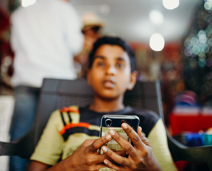 20 Casos muy extremos de padres sobreprotectores