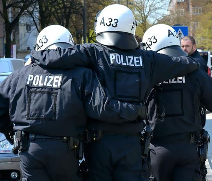 30 People Reveal The Best And Worst Transformations They’ve Seen From Their High School Friends