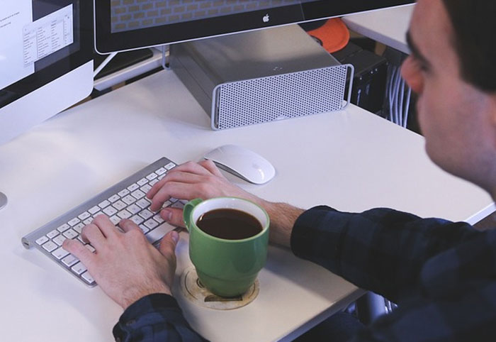 30 People Reveal The Best And Worst Transformations They’ve Seen From Their High School Friends