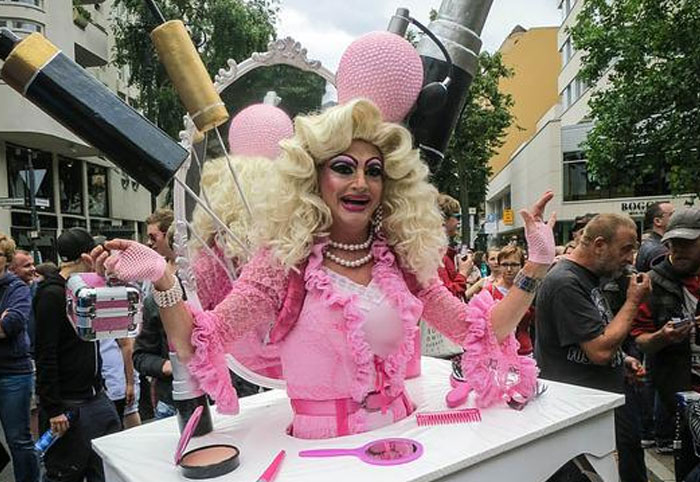 30 People Reveal The Best And Worst Transformations They’ve Seen From Their High School Friends