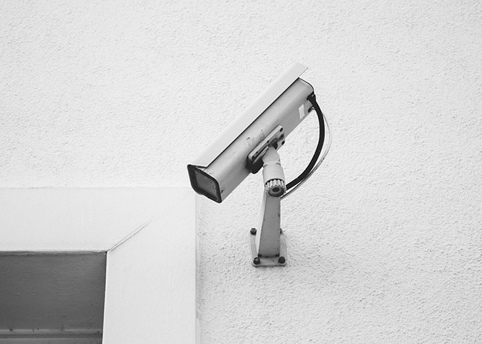 Karen Calls The Cops On Driver She Crashed Into, Regrets It After They See The Surveillance Footage - 14