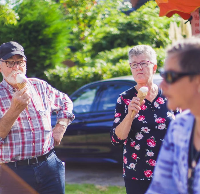 Someone Asks ‘What Do Kids With Helicopter Parents Look Like As Adults?’, And Here Are 30 Illuminating Answers