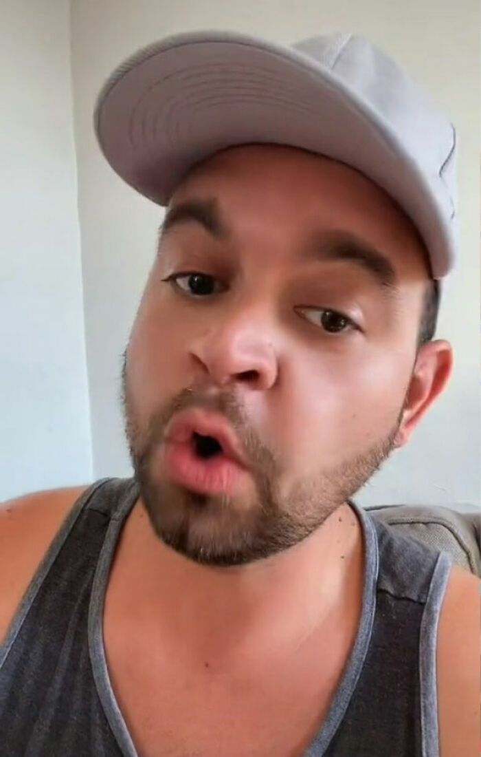 Woman Shares A 'Hack' To Have A 10-Day Holiday Around Christmas This Year, Another TikToker Warns Workers Not To Do It