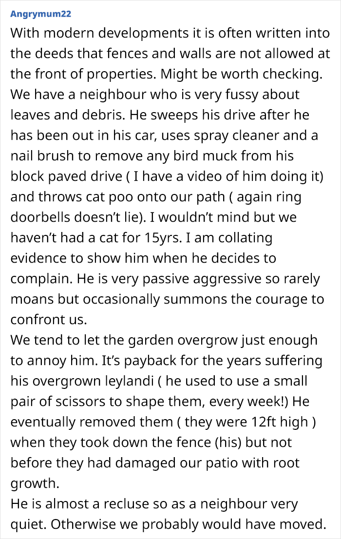 "This Is Likely To Look Ridiculous": Petty Woman Complains About Neighbor&rsquo;s Bush, Demands They Rip It Out Or She Will Put A Fence Around Her Front Drive