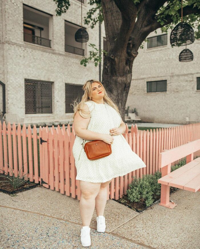 Woman Calls Out Old Films And TV Shows For Presenting Some Characters As Overweight When They Weren’t At All - 1