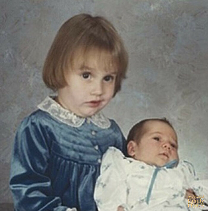 Verified “My Sister Found These In Reject Pile From A Childhood Photo Shoot, But We Think These Should Really Have Been Chosen For The Living Room Wall