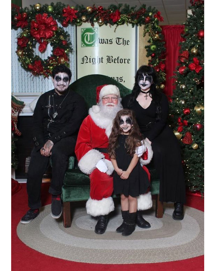 "Me, My Little Sister, And My Girlfriend Meeting Santa"