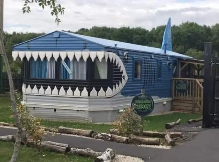 35 Of The Most Awful Homes Shared On The ‘That’s It, I’m Home Shaming’ Facebook Group (New Pics)