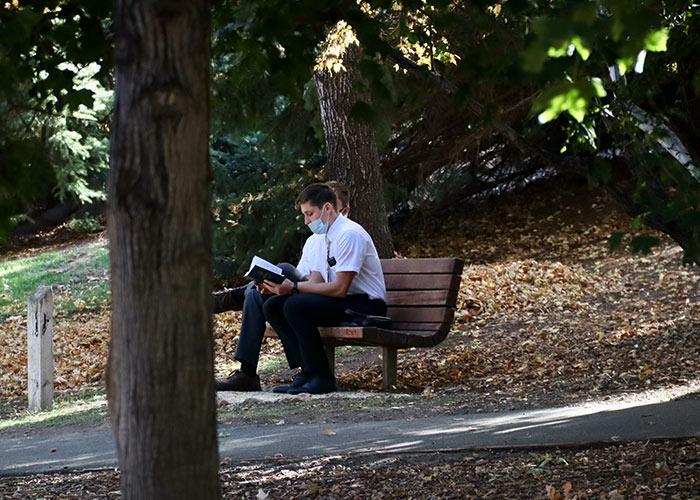 20 Personas confiesan sus actos más sombríos de los que no se arrepienten