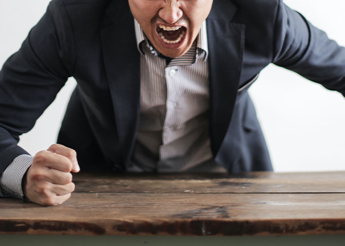 “¿Cuál es tu historia en la que pensaste ‘Si caigo, tú caerás conmigo’?”: 20 personas responden