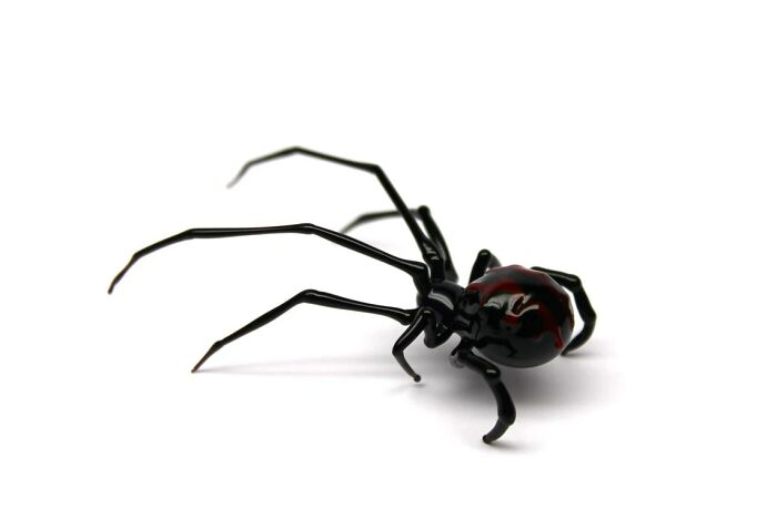 A Selection Of Glass Figures Of Black Widow Spiders By The Glass Symphony Family Workshop (9 Pics)