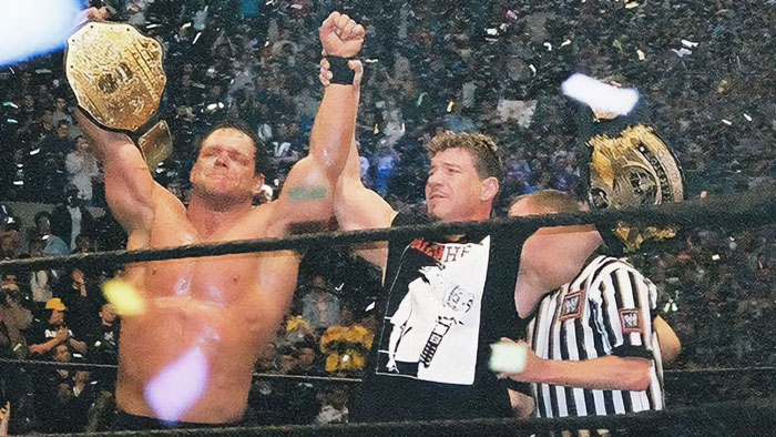 40 Real-Life Heroes Who Lived Long Enough To Turn Into Villains