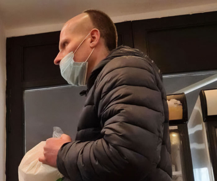 Mitad calvo, mitad no