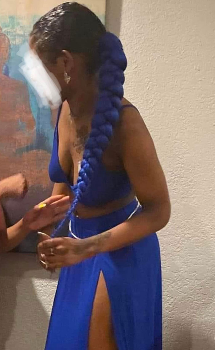 She Looks Cute But The Hair Look Bad