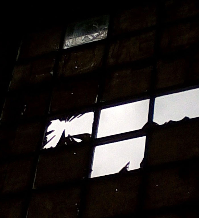 As The Temps Routinely Pass 100 Outside, In Some Texas Prisons It's So Hot That Prisoners Are Using Brooms And Thrown Objects To Break Out The Windows For "Cooler" Air