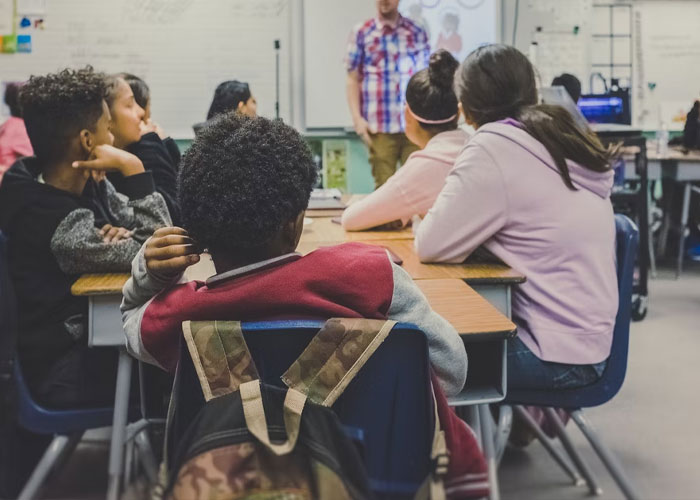 Someone Asks What Current Trend Will Be The Most Regrettable 20 Years From Now, And 35 People Don't Hold Back - 27