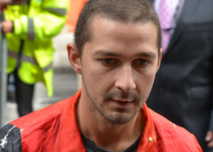 40 Times People Regretted Meeting Celebrities In Real Life Due To It Getting Awkward