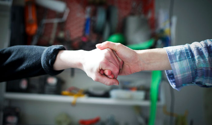 25 Personas cuyo cerebro dejó de funcionar comparten lo más extraño y divertido que hicieron