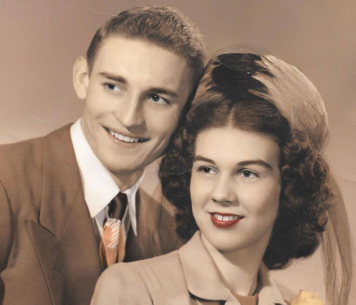 Grandson Takes Grandma To See The Mountains, It Turns Into An Adventure To Visit Every US National Park Together