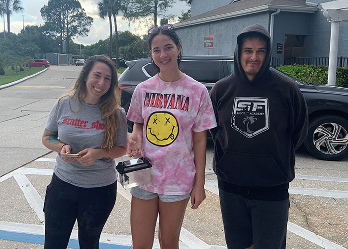 “How About I Take It Home To Live With Me?”: Airline Employee Looks After Passenger’s Pet Fish For 4 Months “How About I Take It Home To Live With Me?”: Airline Employee Looks After Passenger’s Pet Fish For 4 Months